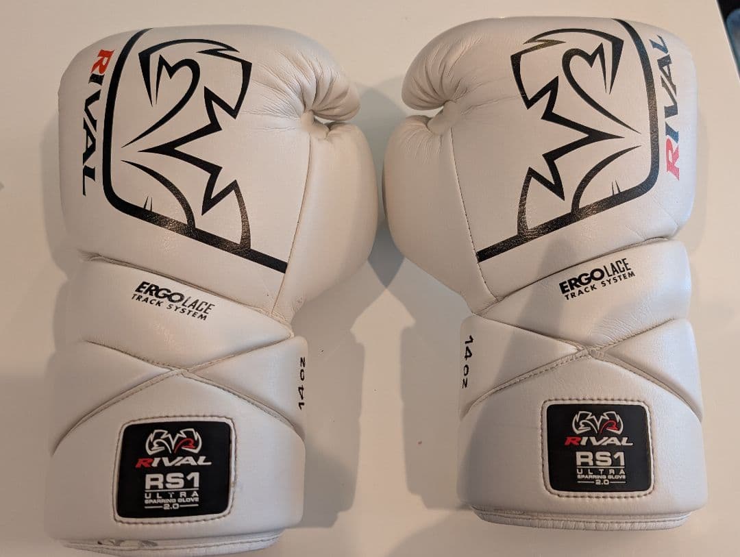 RIVAL ライバル　スパーリング　ボクシンググローブ 14oz ホワイト