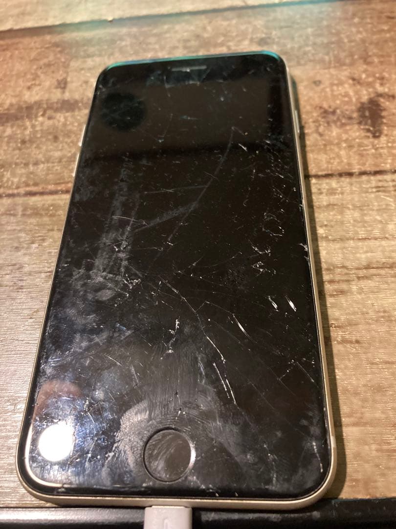 iPhone SE 第2世代 128GB 画面割れ ジャンク 本体のみ