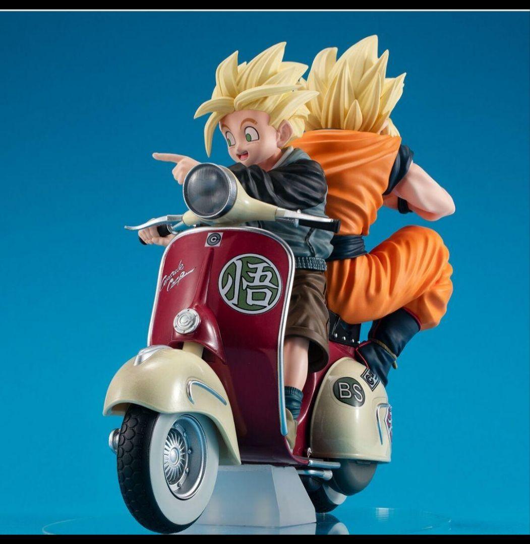 デスクトップリアルマッコイEX　二足歩行ロボット、スーパーサイヤ人孫悟空　孫悟飯