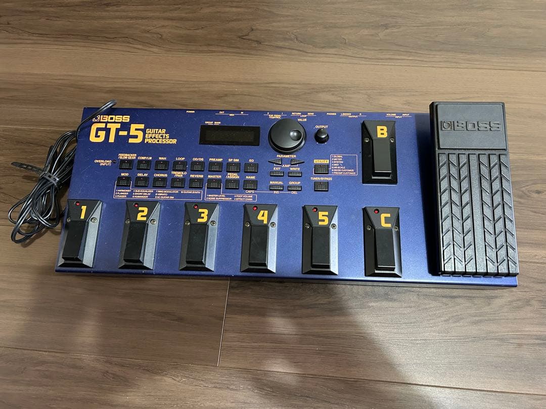美品　BOSS マルチエフェクター　ＧＴ-５