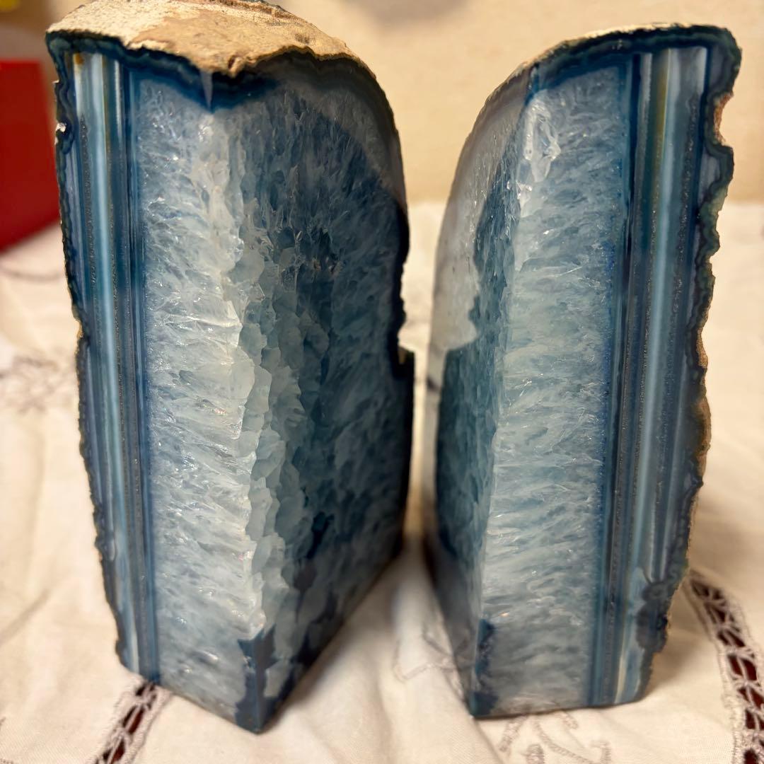 ブルーメノウ（青瑪瑙）本立て・鑑賞用約2.5kg　原石アゲート