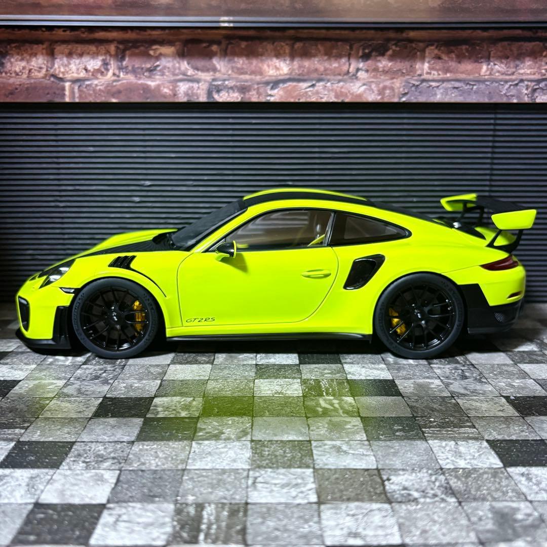 1/18 AUTOart ポルシェ 911 GT2 RS ヴァイザッハPKG
