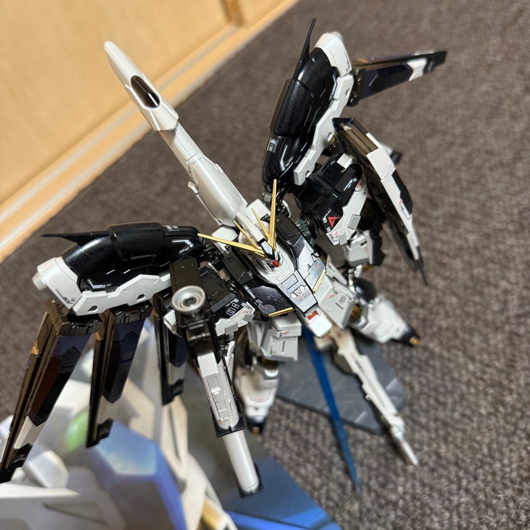 RG Hi-ν ガンダム 1/144