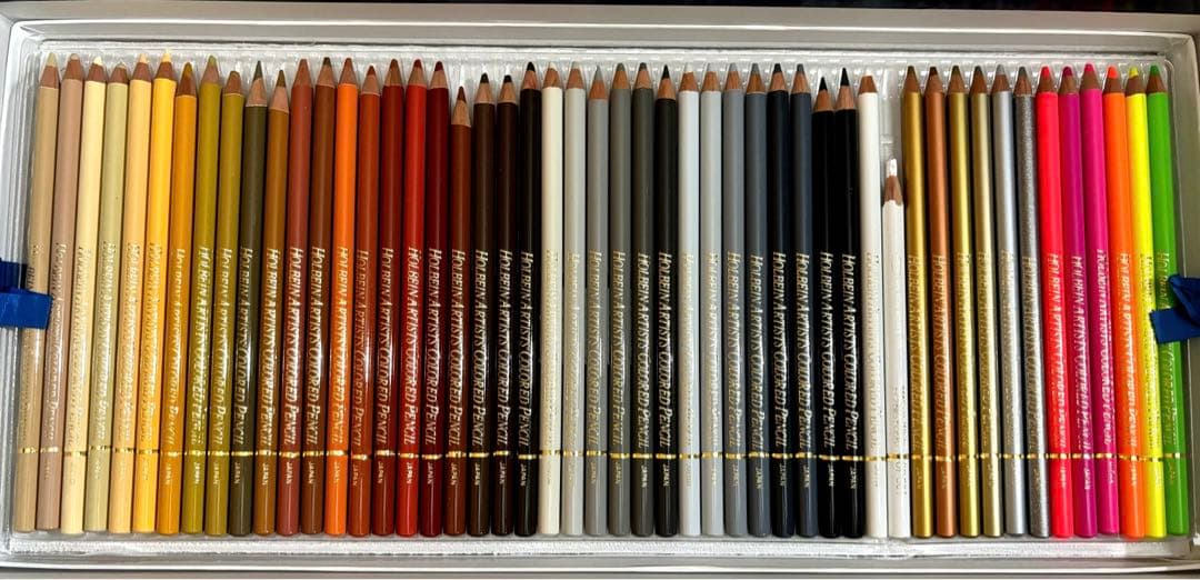 ホルベイン　アーチスト色鉛筆　150色