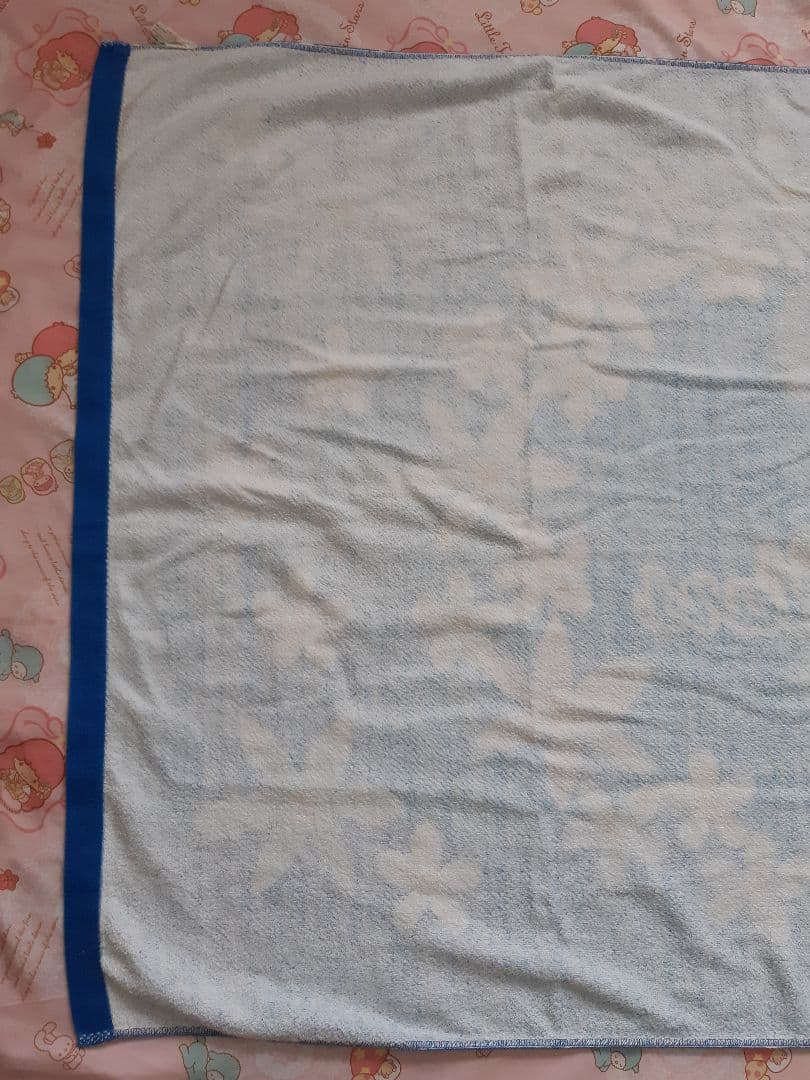 キキララ　ビックタオル　フェイスタオル　2002年レトロ　希少　中古品