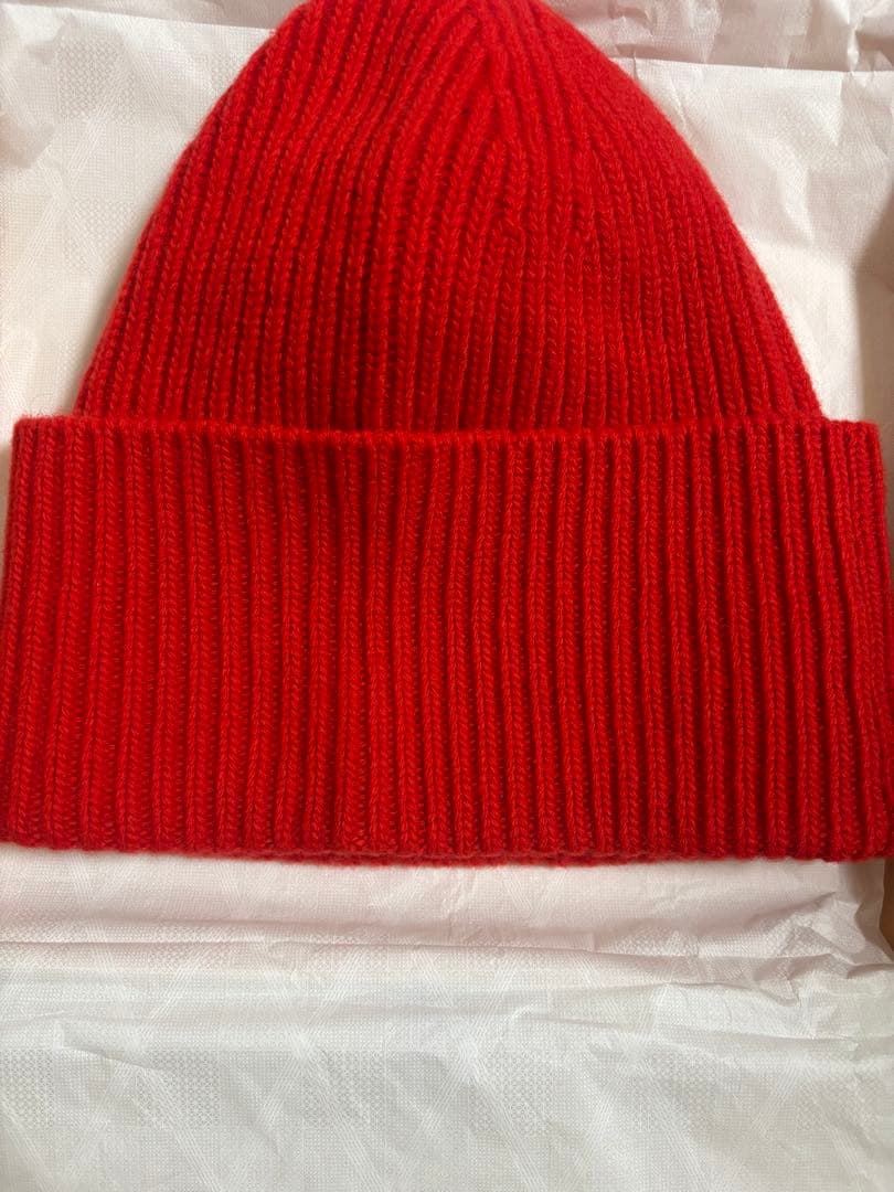 Louis Vuitton 赤 ニット帽　ユニセックス