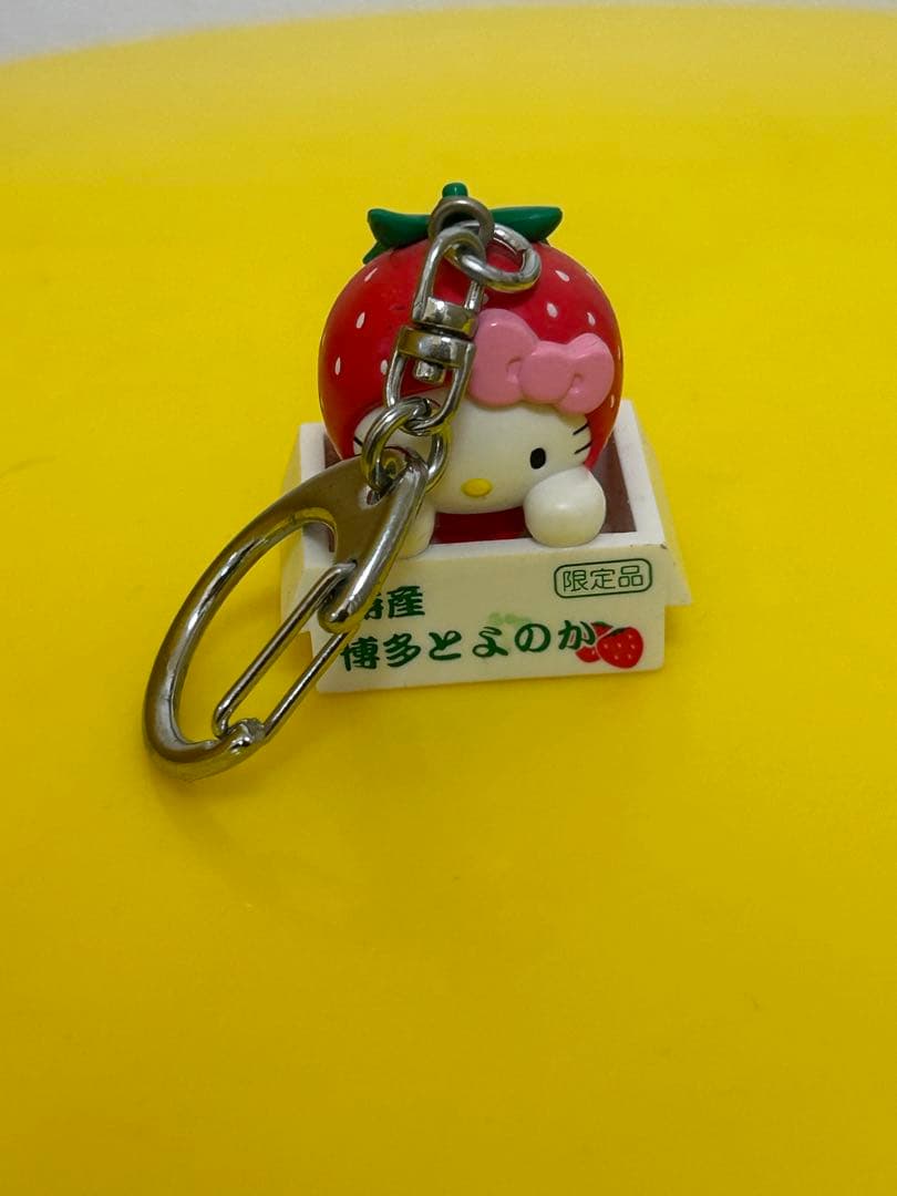 ご当地キティ　ハローキティ　いちご　博多とよのか　マスコットキーホルダー