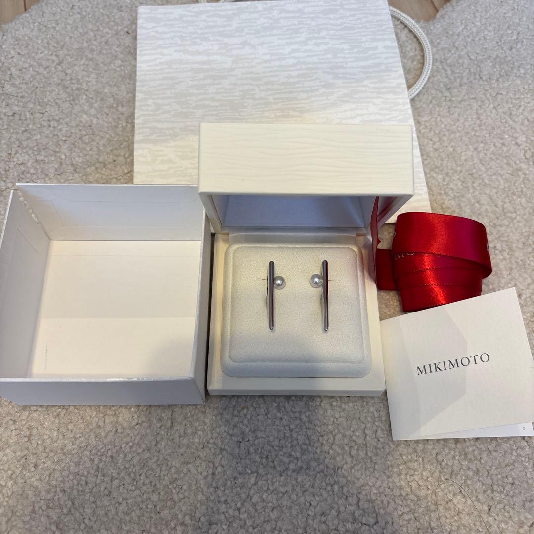 [本日限定価格]ミキモト　Vコード　ピアス　シルバー
