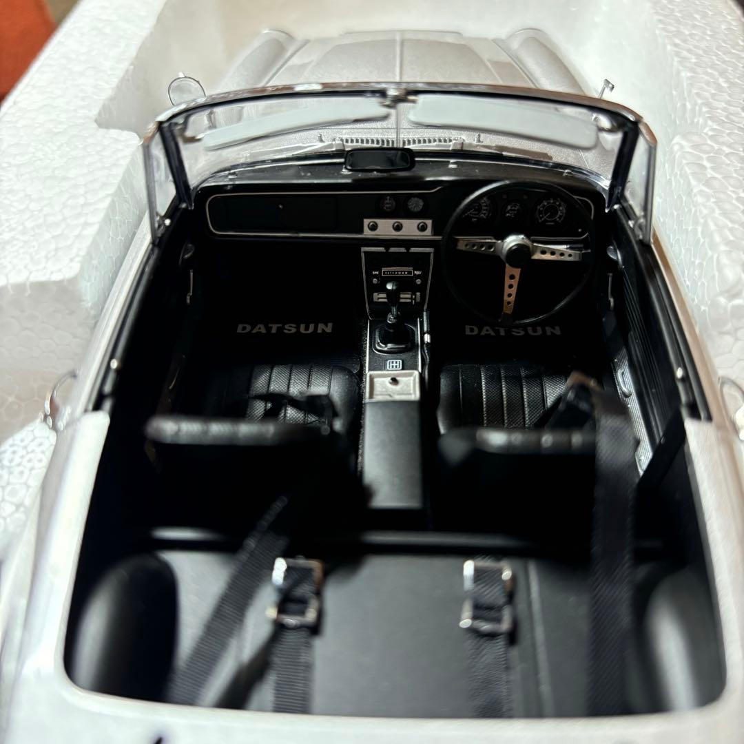 オートアート 1/18 ダットサン フェアレディ 2000 SR311 未展示品