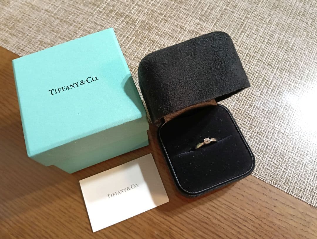 【9号】Tiffany & Co. プラチナ ソリティアリング 0.24カラット