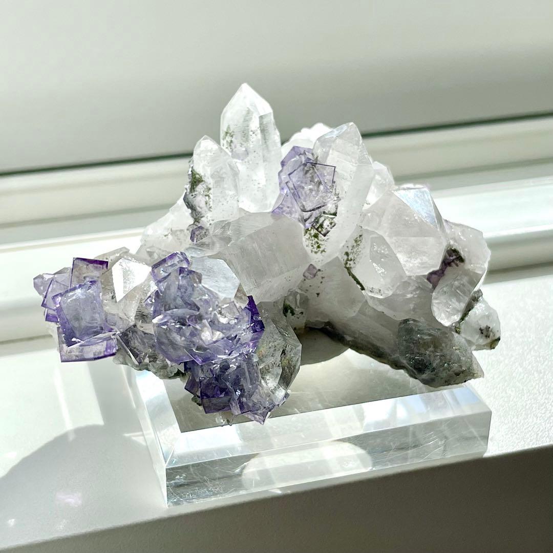 ヤオガンシャン産 フローライト/水晶 鉱物標本