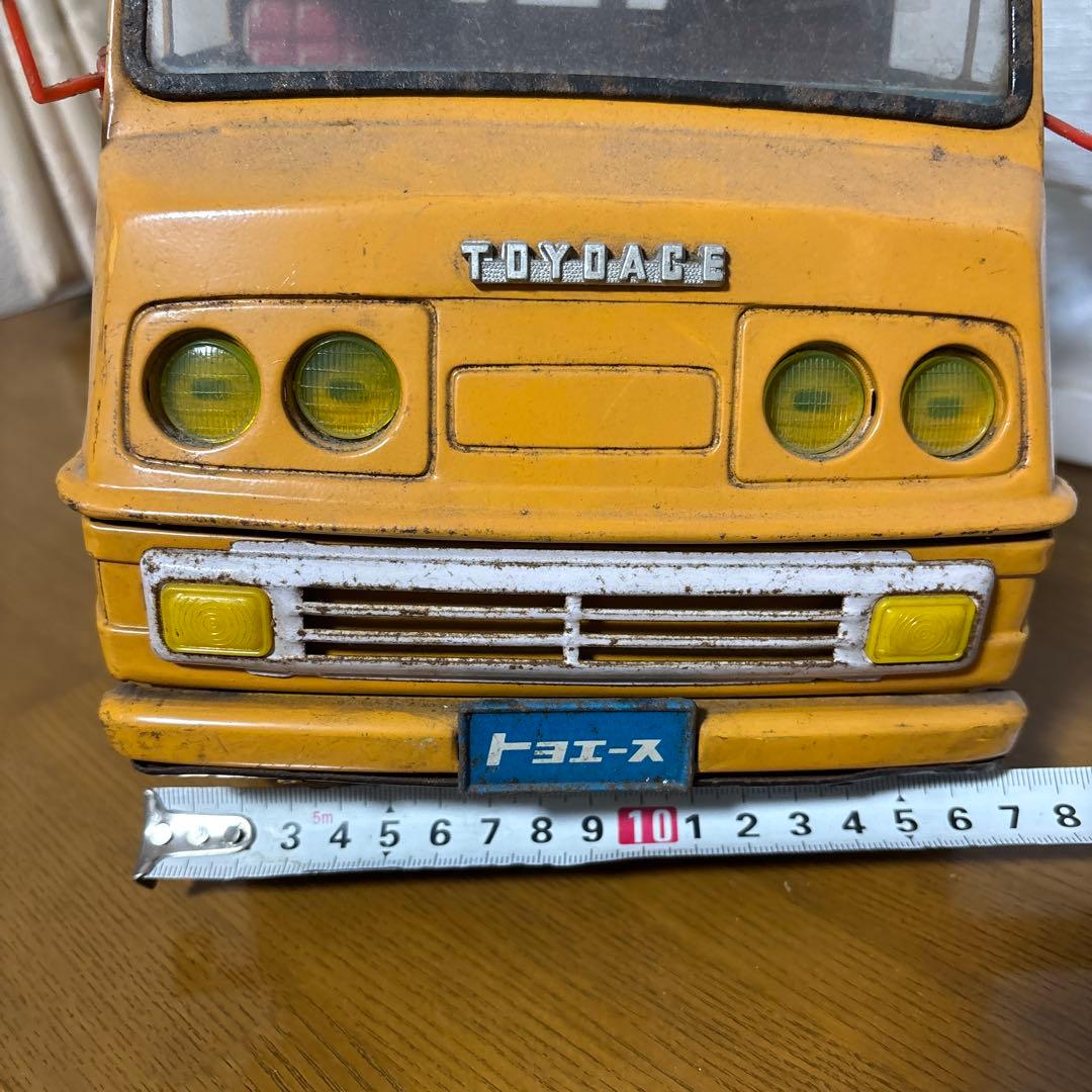 ブリキの車　ブリキのトラック　ブリキのおもちゃ　トヨエース　日通　日本通運