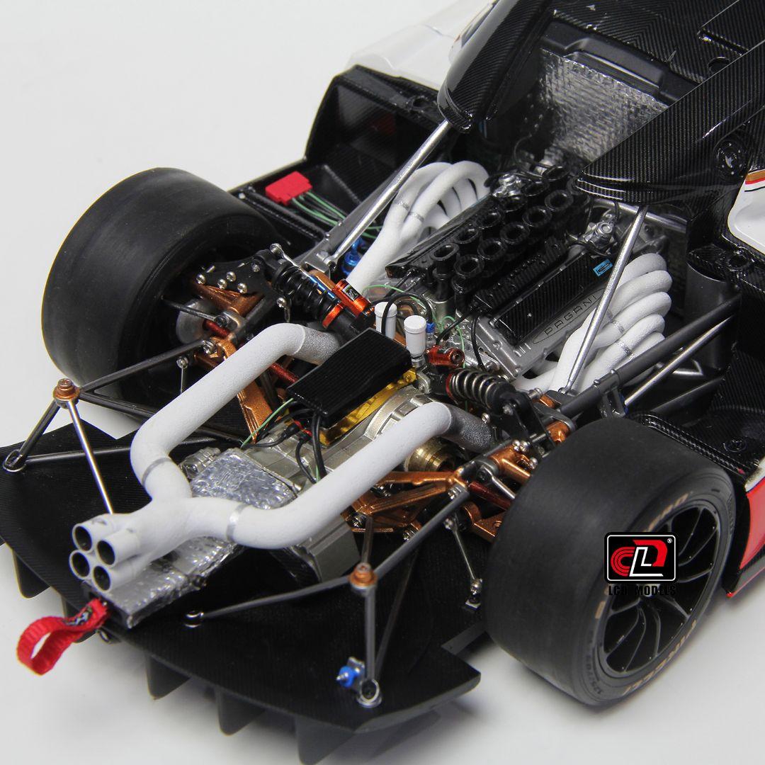 LCDMODELS　1/18　ウアイラR