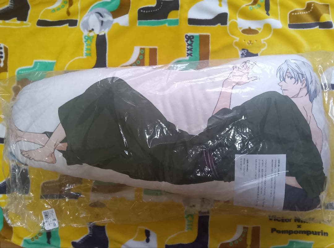 ユーリ!!! on ICE 人をダメにするクッション ヴィクトル・ニキフォロフ