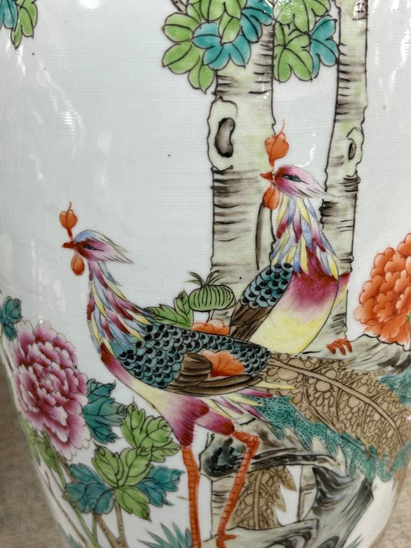 中国　景徳鎮製　孔雀牡丹図大瓶　送料込み0325