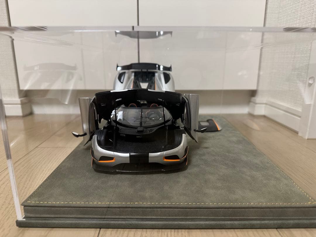 オートアート 1/18 ケーニグセグ アゲーラ ミニカー ケース付