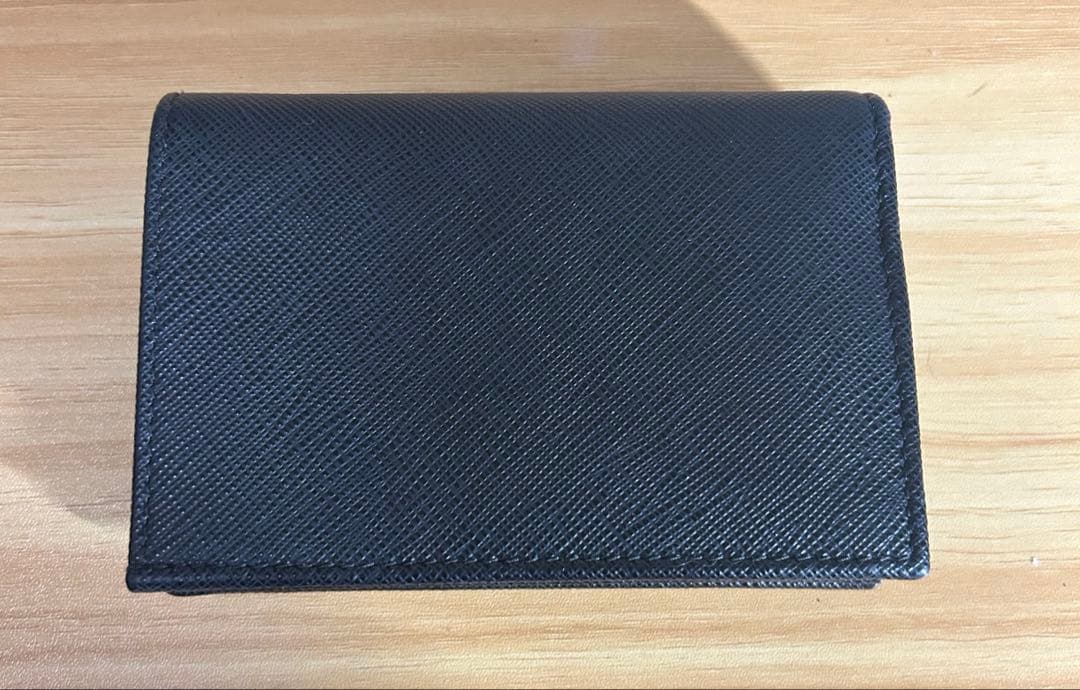 PRADA サフィアーノトライアングル 財布