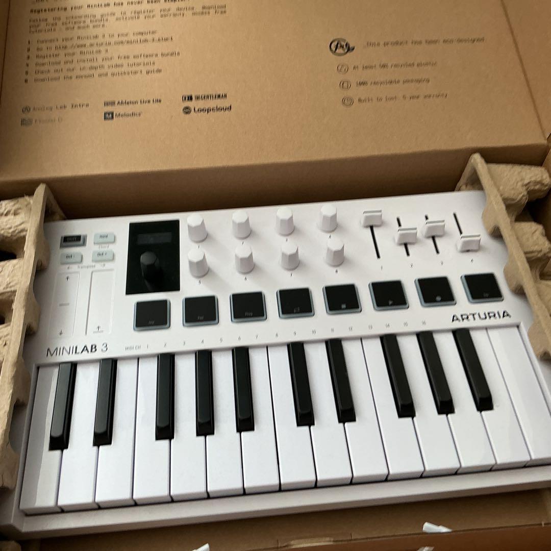 Mini lab 3 - Arturia MIDIキーボード ホワイト