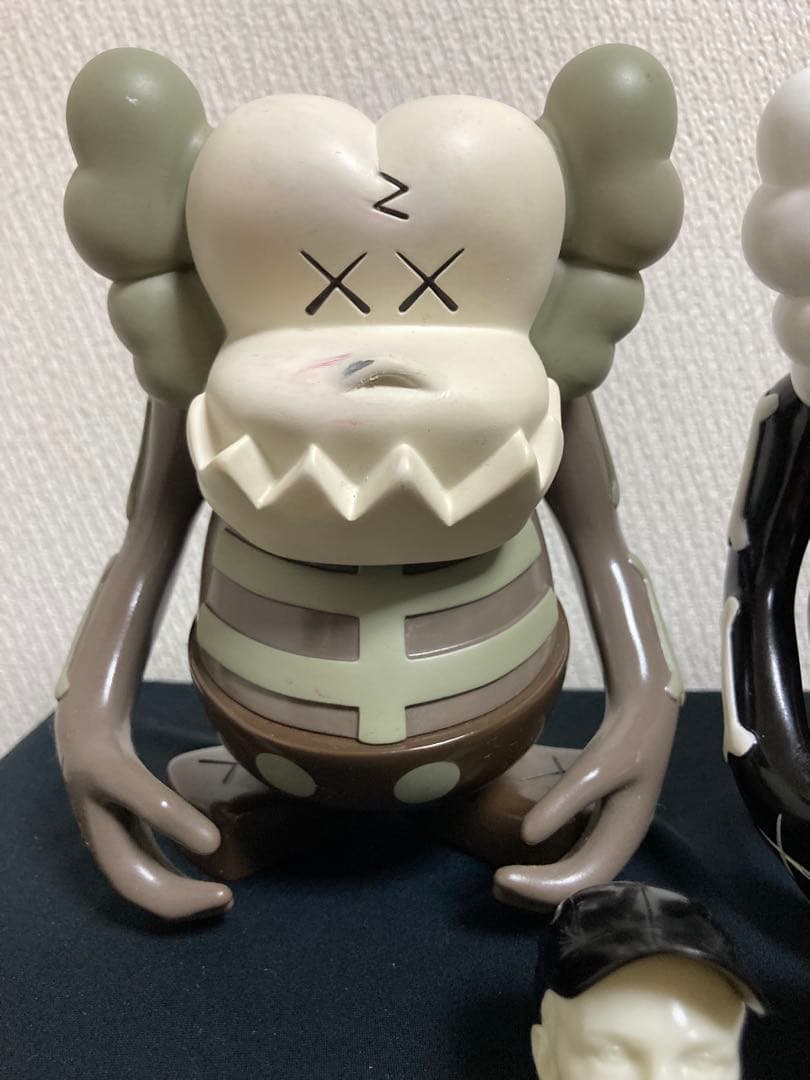 BOUNTY HUNTER KAWS KUN カウズ