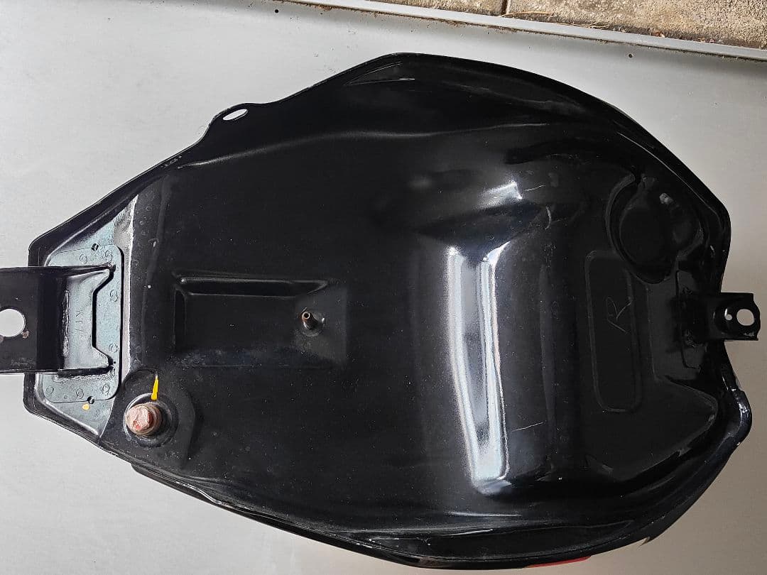 ホンダCBR250F　MC14型　FG　フューエル　タンク　ホンダ　新品　純正品