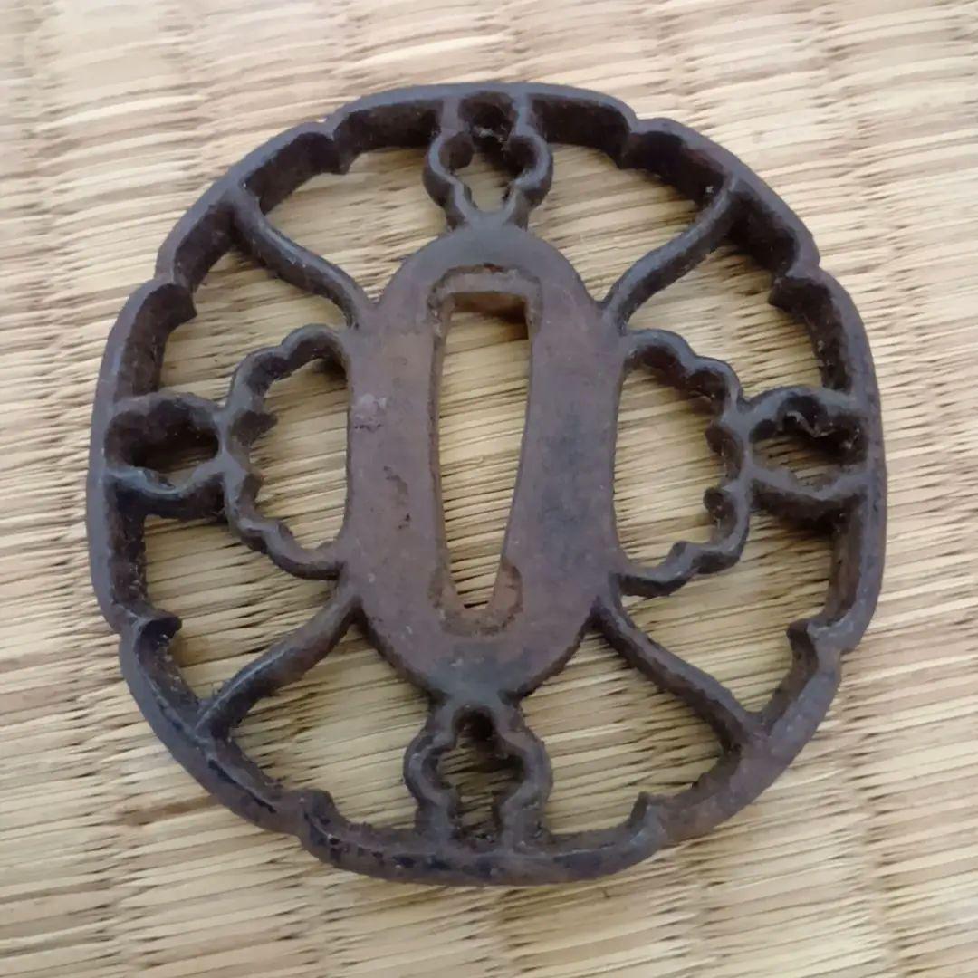 武具 刀 鉄鍔 透かし鍔 江戸時代 無銘 日本刀 刀装具 骨董品 美品 鐔