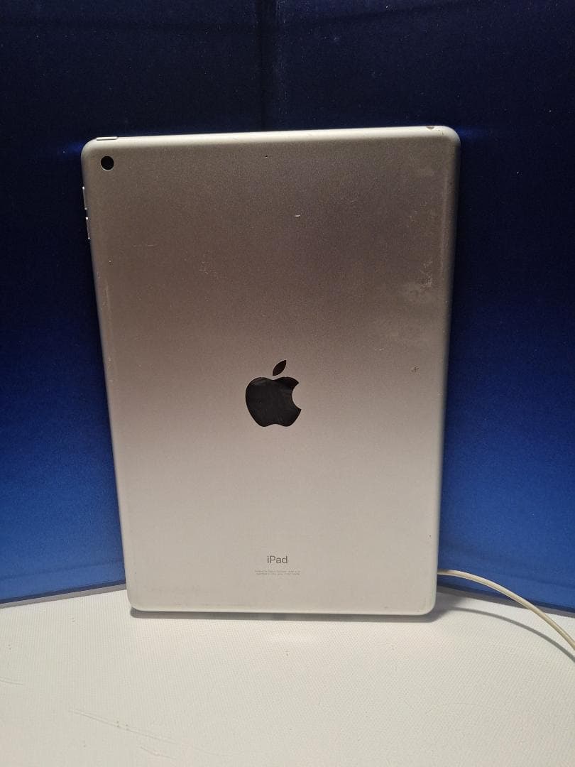 iPad (第7世代) A2197 32GB ホワイト ジャンク品