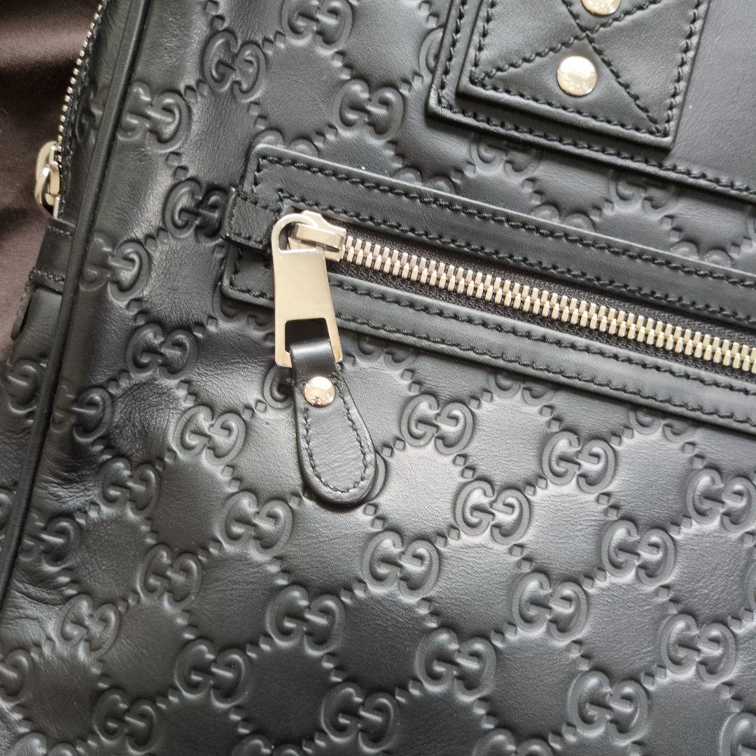 GUCCI ブラックレザービジネスバッグ