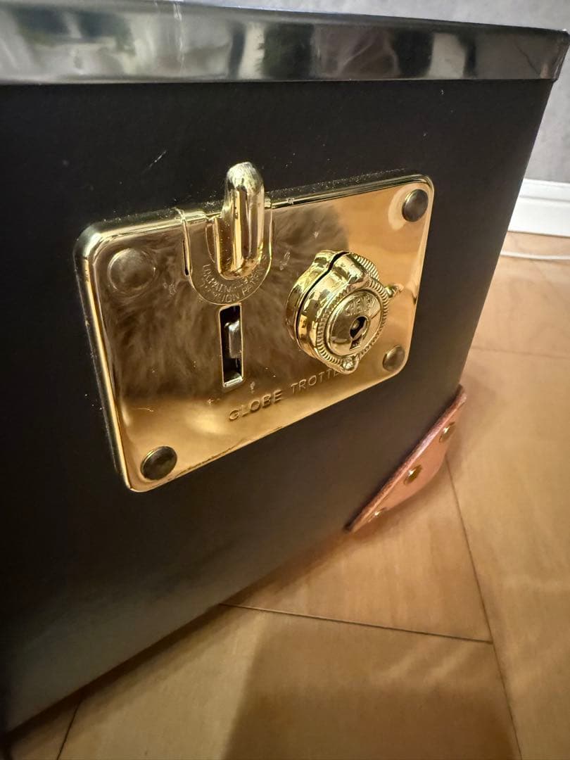 グローブトロッター ラージスーツケース74L