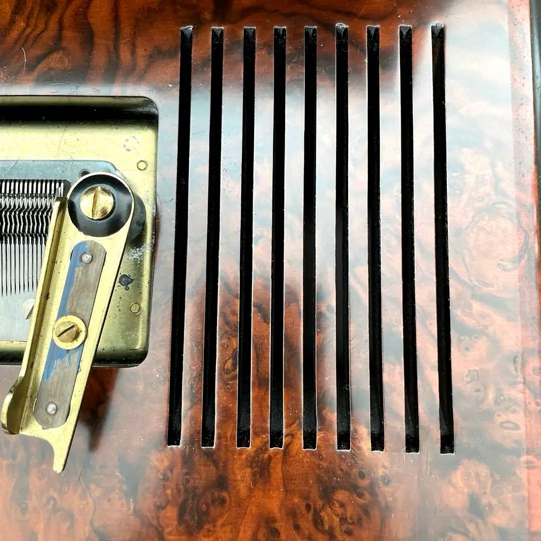 ディスク22枚付き　リュージュオルゴール　ドーム型クルミ象嵌箱ディスクオルゴール