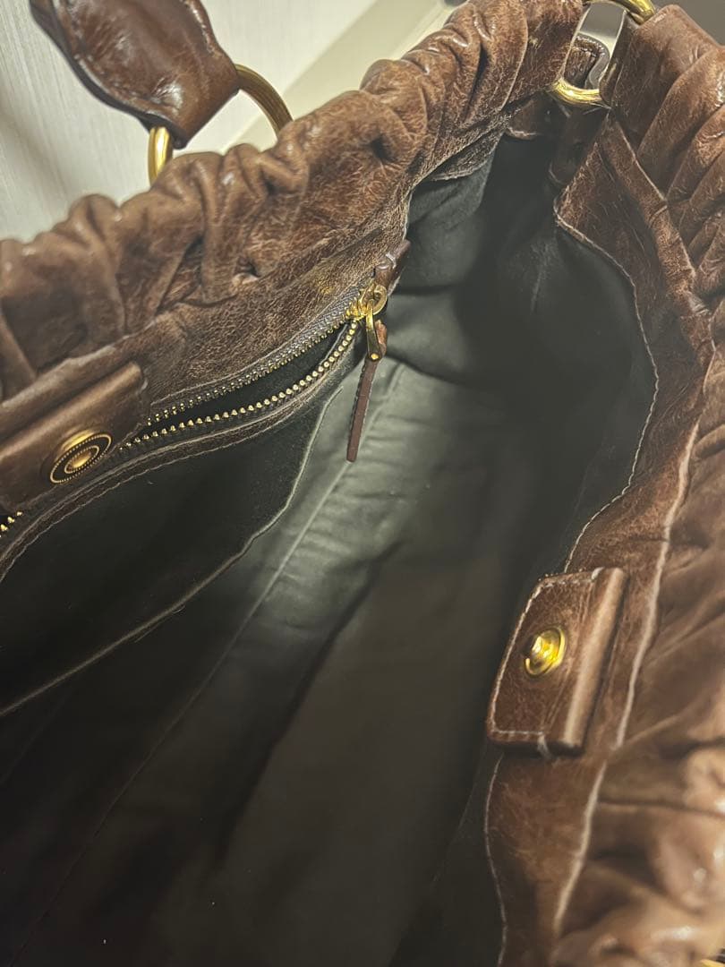 MIU MIU ブラウンレザー ショルダーバッグ