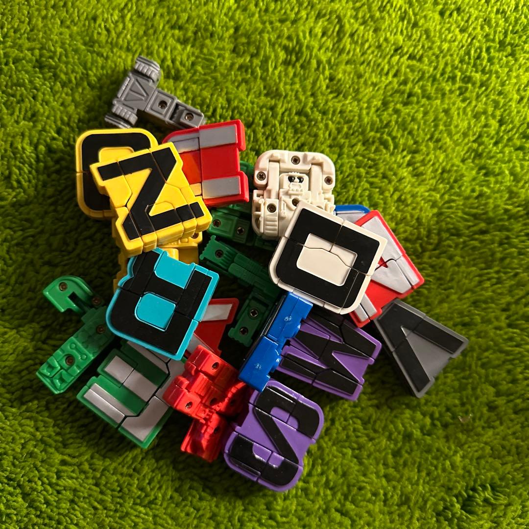 アルファボット ガチャ？