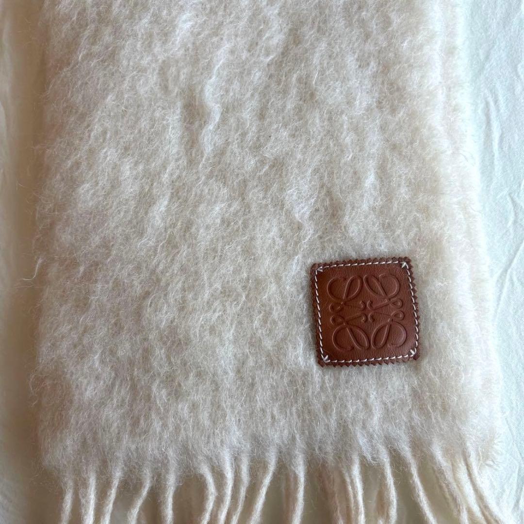 LOEWE ウール ホワイトマフラー Made in Spain