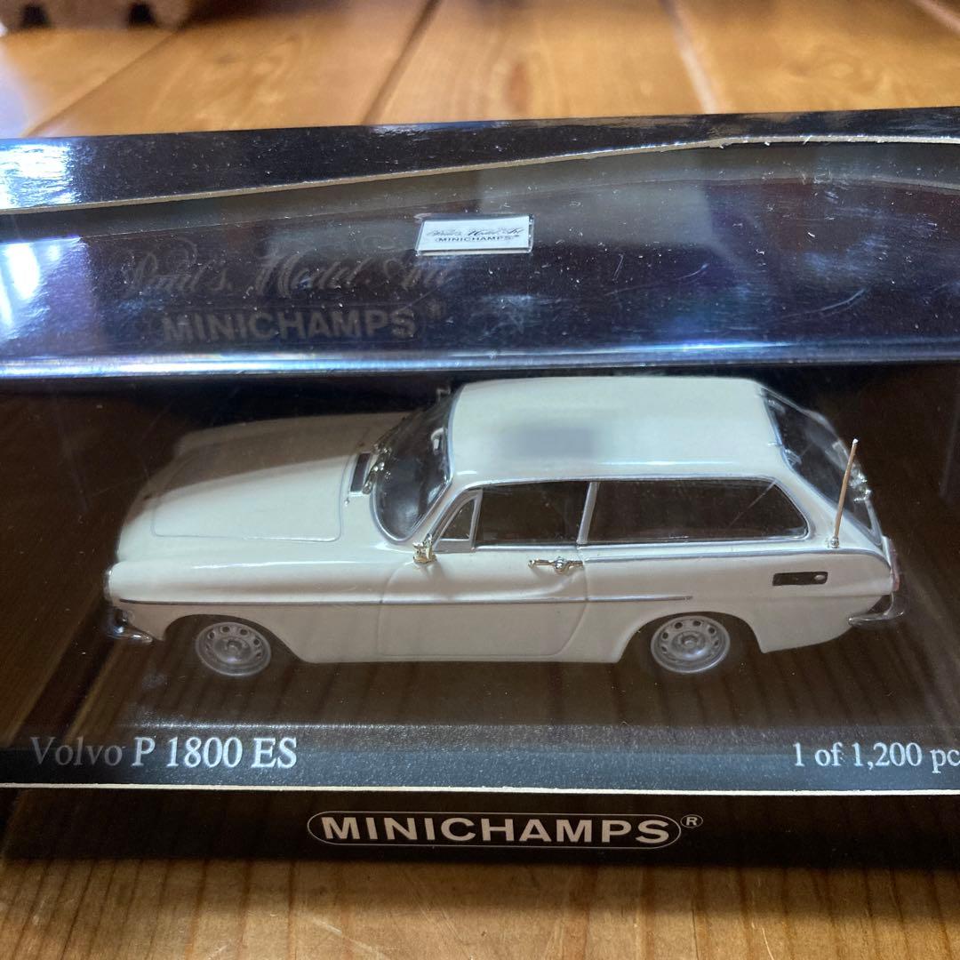 メルセデスベンツ200T・ボルボP1800ES 2台セット