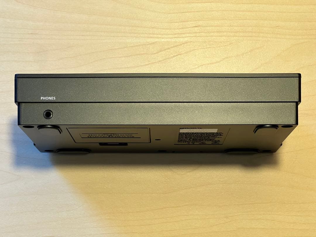 Roland MC-101 グルーヴボックス - ケース付き