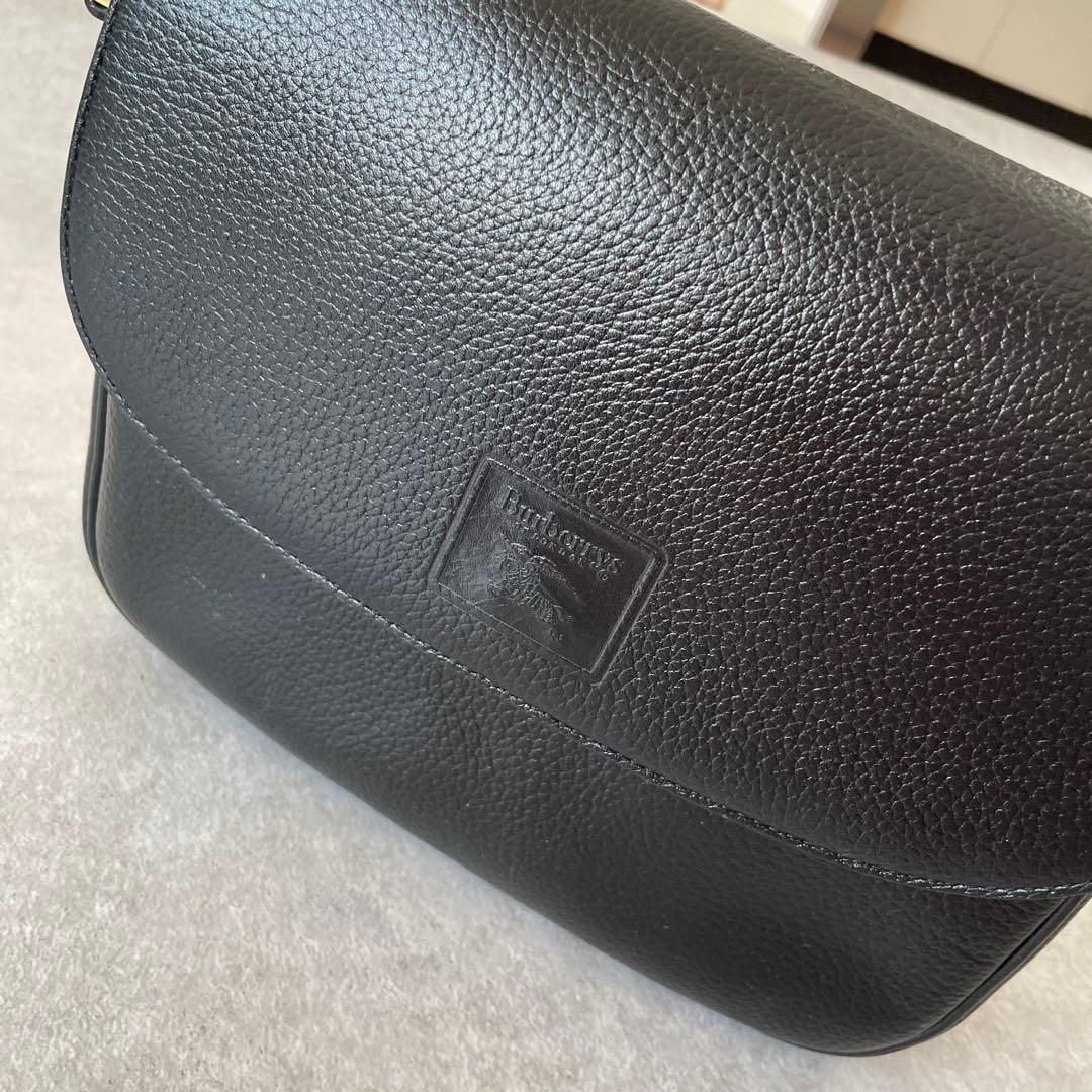 美品 バーバリーズ レザー ショルダーバッグ フラップ ノバチェック 黒