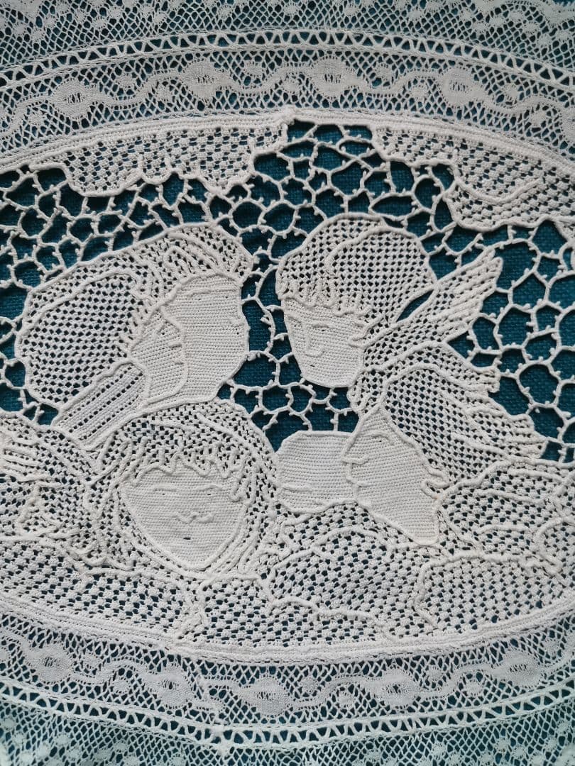 アンティーク ポワンドヴェニス ５人の天使のニードルワーク 手刺繍レースドイリー