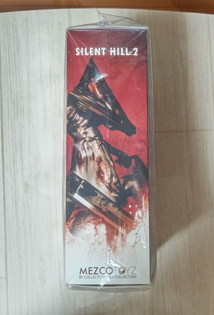 【新品・未開封】メズコトイズ サイレントヒル レッドピラミッドシング フィギュア