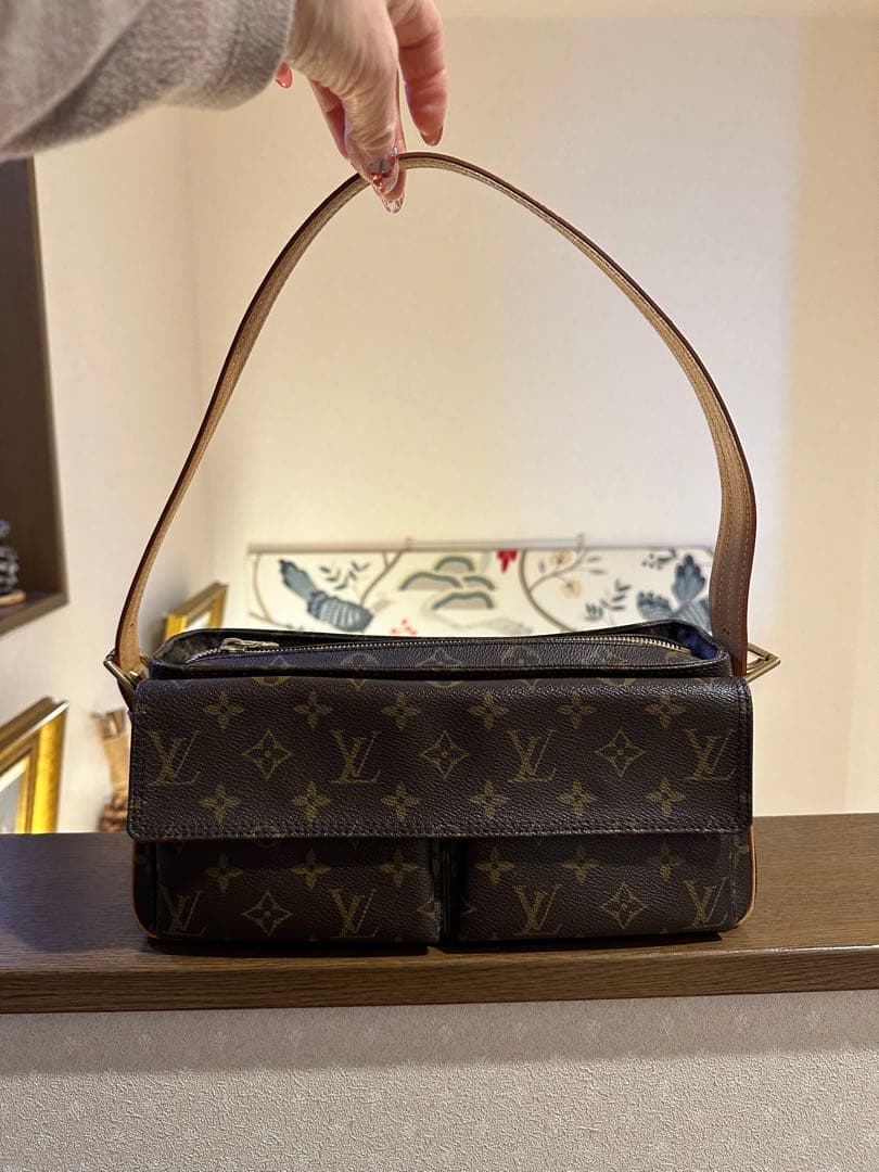 ルイヴィトン　モノグラム　ヴィバシテ　ショルダー