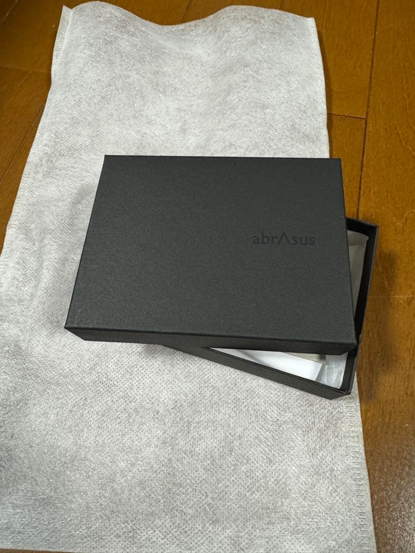 abrAsus いっぱい入る小さい財布　waku