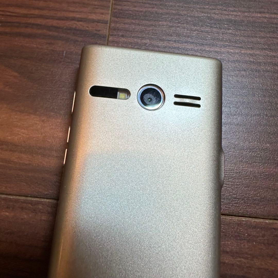 au KYF38 グラティナ ガラケー 5550