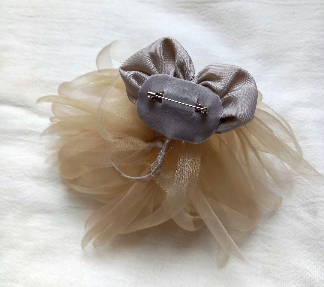 VERMEIL par iena　シルクオーガンジーコサージュ　グレー