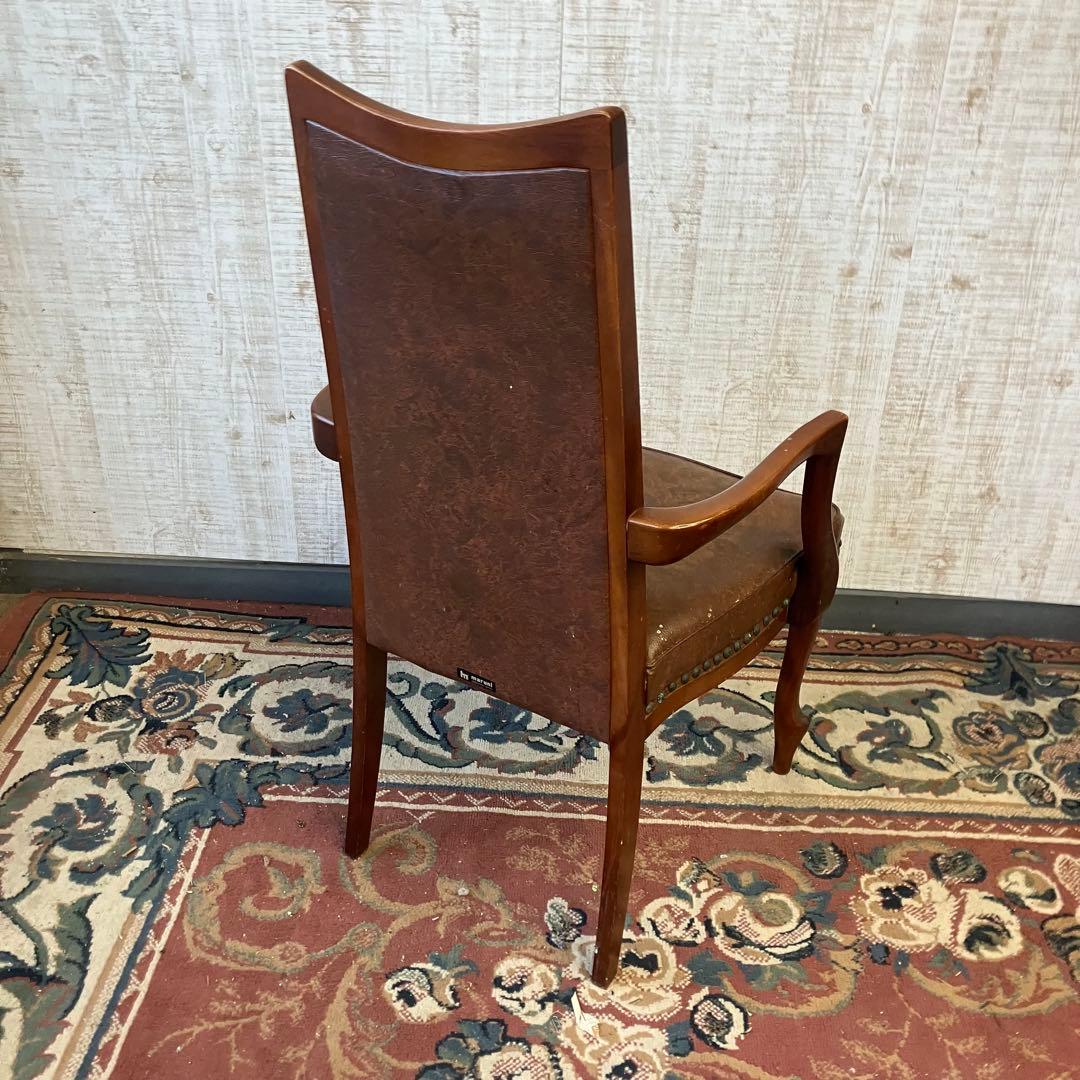 ④北欧レトロ マルニ 木製椅子 鋲打ちダイニングチェア ロビーチェアアームチェア