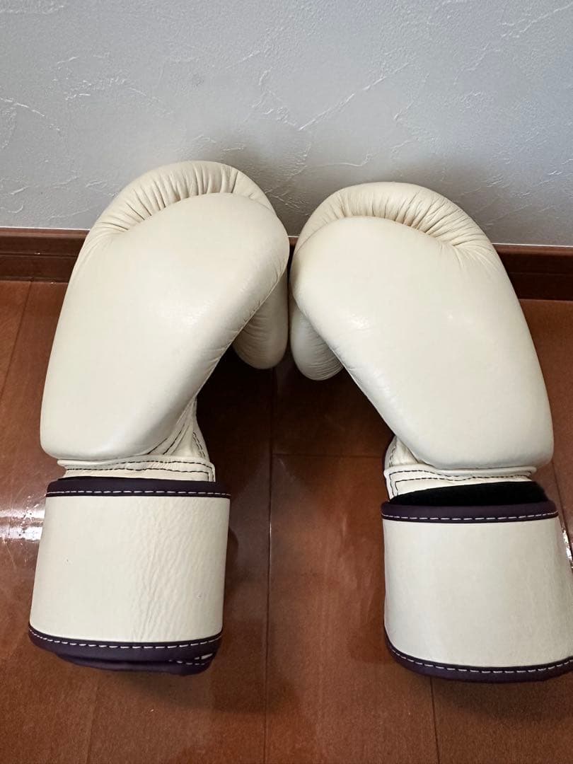 h*0様 Fairtex ボクシンググローブ 14 oz ホワイト　定価1380