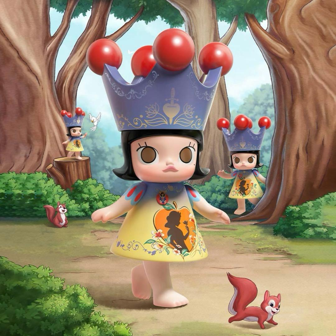 MEGA  MOLLY 1000%  White新品未使用