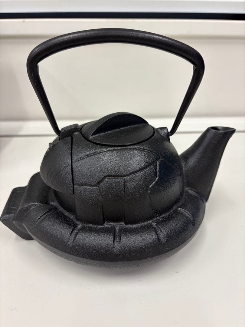 レア商品 南部鉄器 機動戦士ガンダム鉄瓶ZAKU (黒) 鉄魂ハロ アッガイ