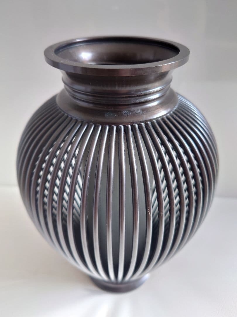 登鴻作　鋳銅　透籠　花瓶　落とし付