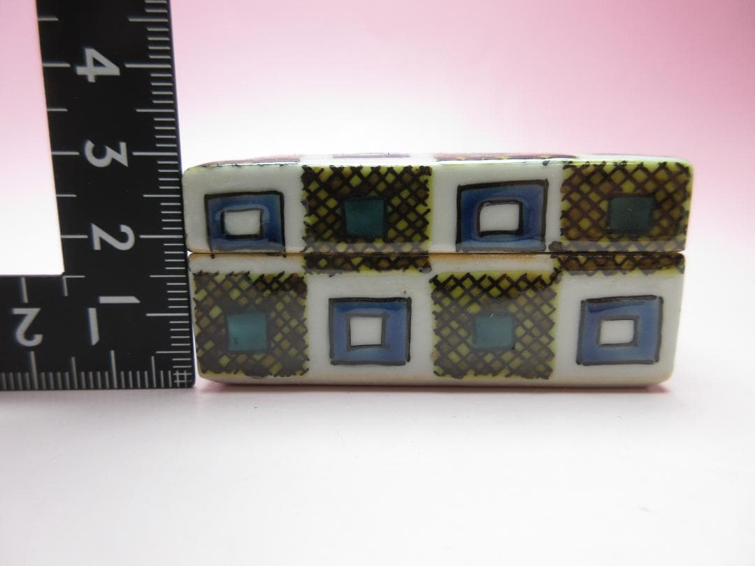 九谷焼 北出不二雄 色絵 千字文 香合 色絵 詩句 香合 E04 71215