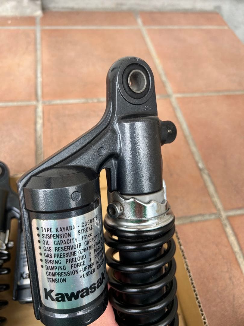 カワサキ　ゼファー1100　リアサスペンション　左右　純正　中古