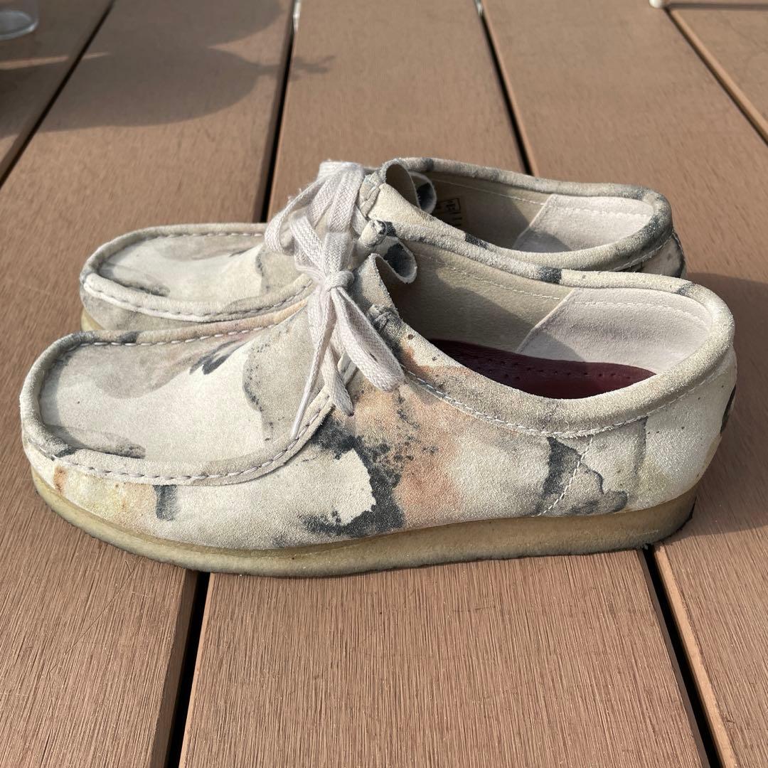 靴 CLARKS ORIGINALS WALLABEE Off WHITE CAMO