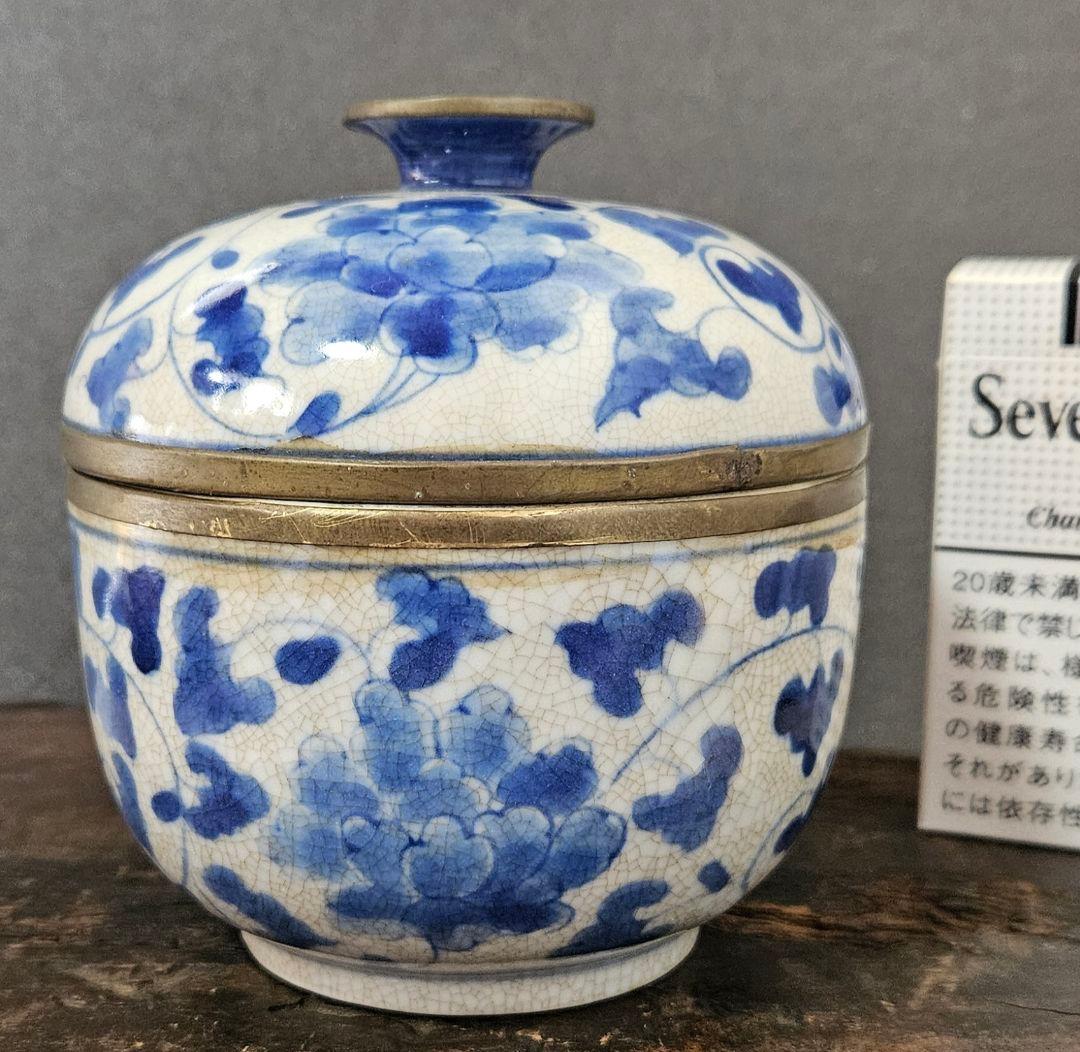 中国古美術　古陶磁器　清代　大清順治年製銘　青花　染付　花唐草文様　覆輪付　蓋物